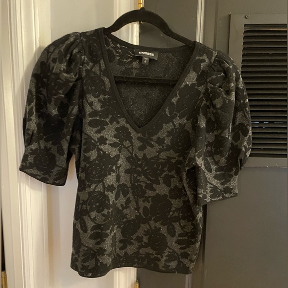 Express - Floral Puff Sleeve Blouse - Picture 4 of 7